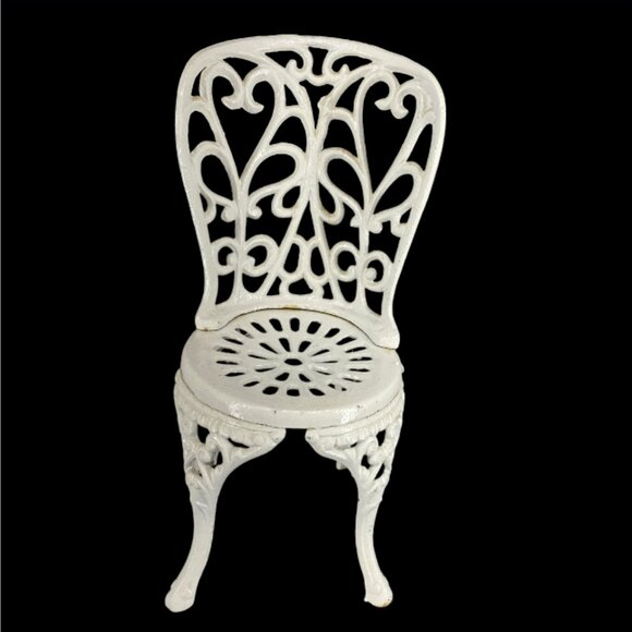 MINI CHAIR PLANT STAND – White Cast Iron, 13.5" Tall, Vintage, Plants/Candles - Picture 2 of 9